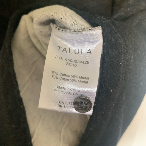 Aritzia Talula dark grey half sleeve top medium - Picture 3 of 3